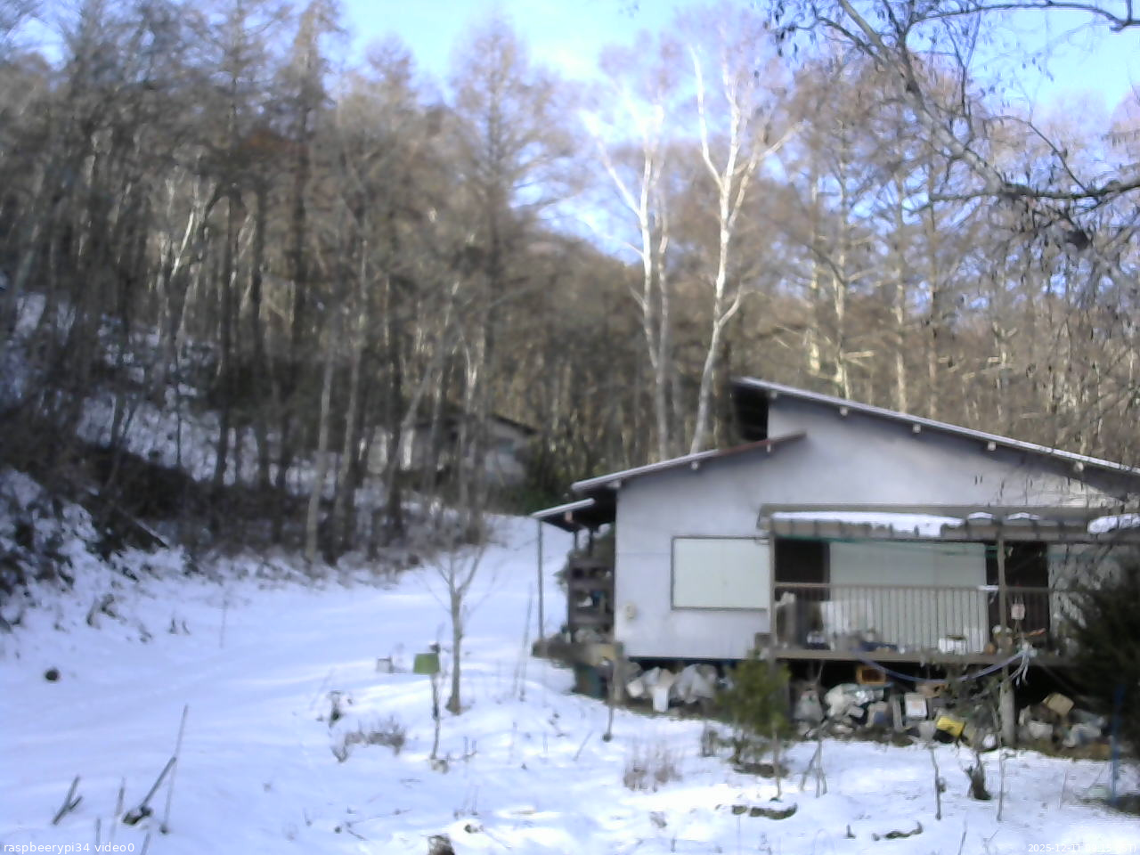 長野県菅平高原 ゆたか山荘 西側(坂上) 2025/12/11 09:15