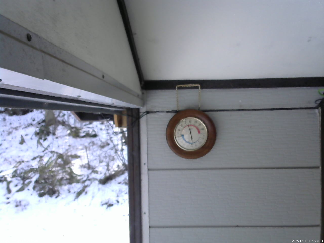 長野県菅平高原 ゆたか山荘 温度計 2025/12/11 11:00