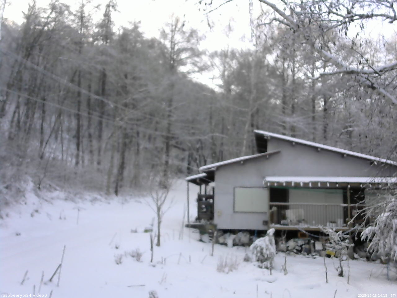 長野県菅平高原 ゆたか山荘 西側(坂上) 2025/12/13 14:15