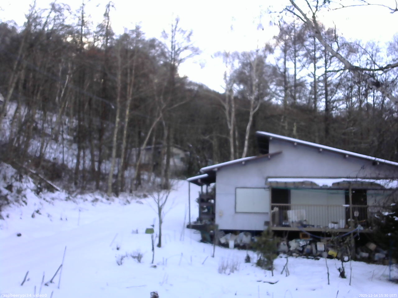 長野県菅平高原 ゆたか山荘 西側(坂上) 2025/12/14 15:30