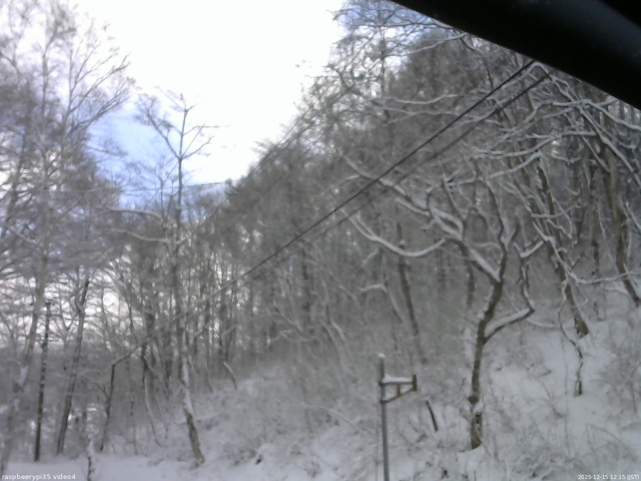 長野県菅平高原 ゆたか山荘 東側上空 2025/12/15 12:15