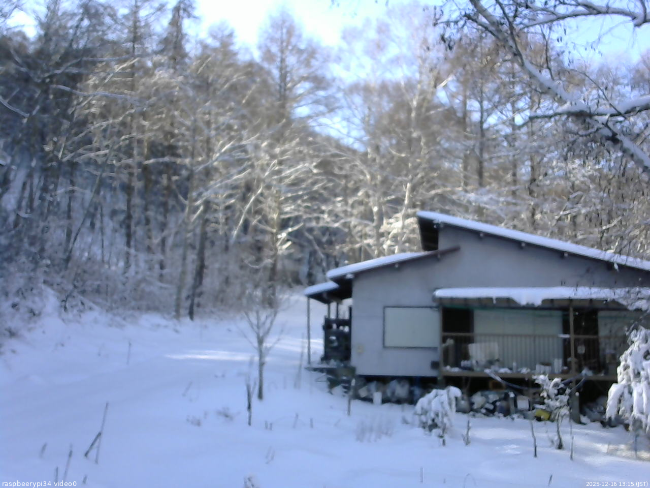 長野県菅平高原 ゆたか山荘 西側(坂上) 2025/12/16 13:15