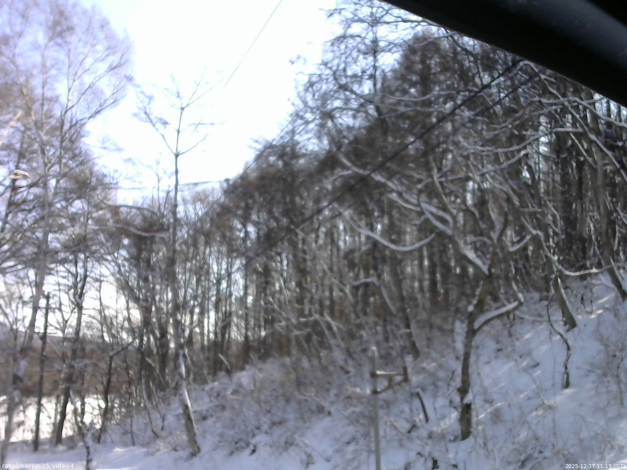 長野県菅平高原 ゆたか山荘 東側上空 2025/12/17 11:15
