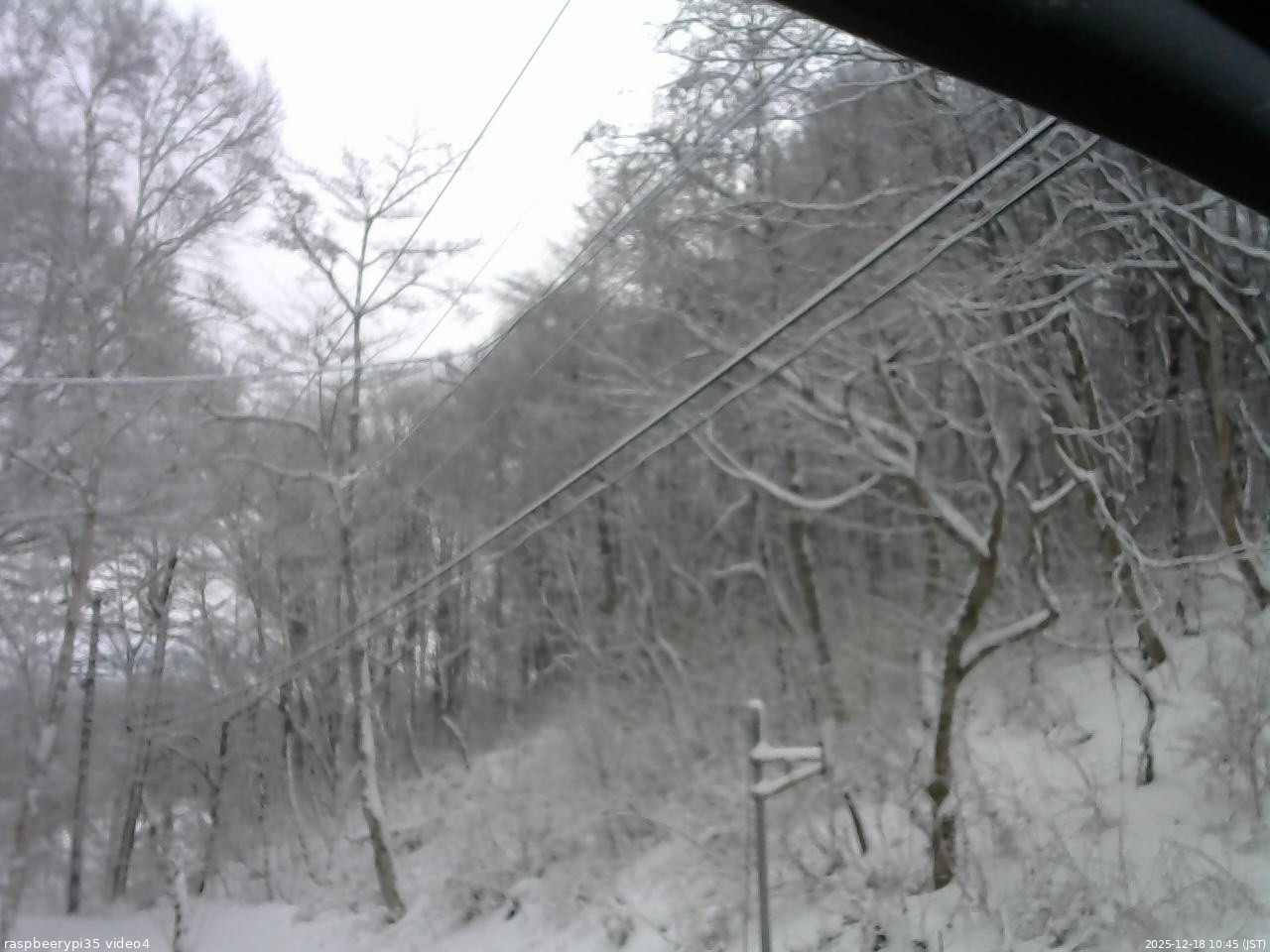 長野県菅平高原 ゆたか山荘 東側上空 2025/12/18 10:45
