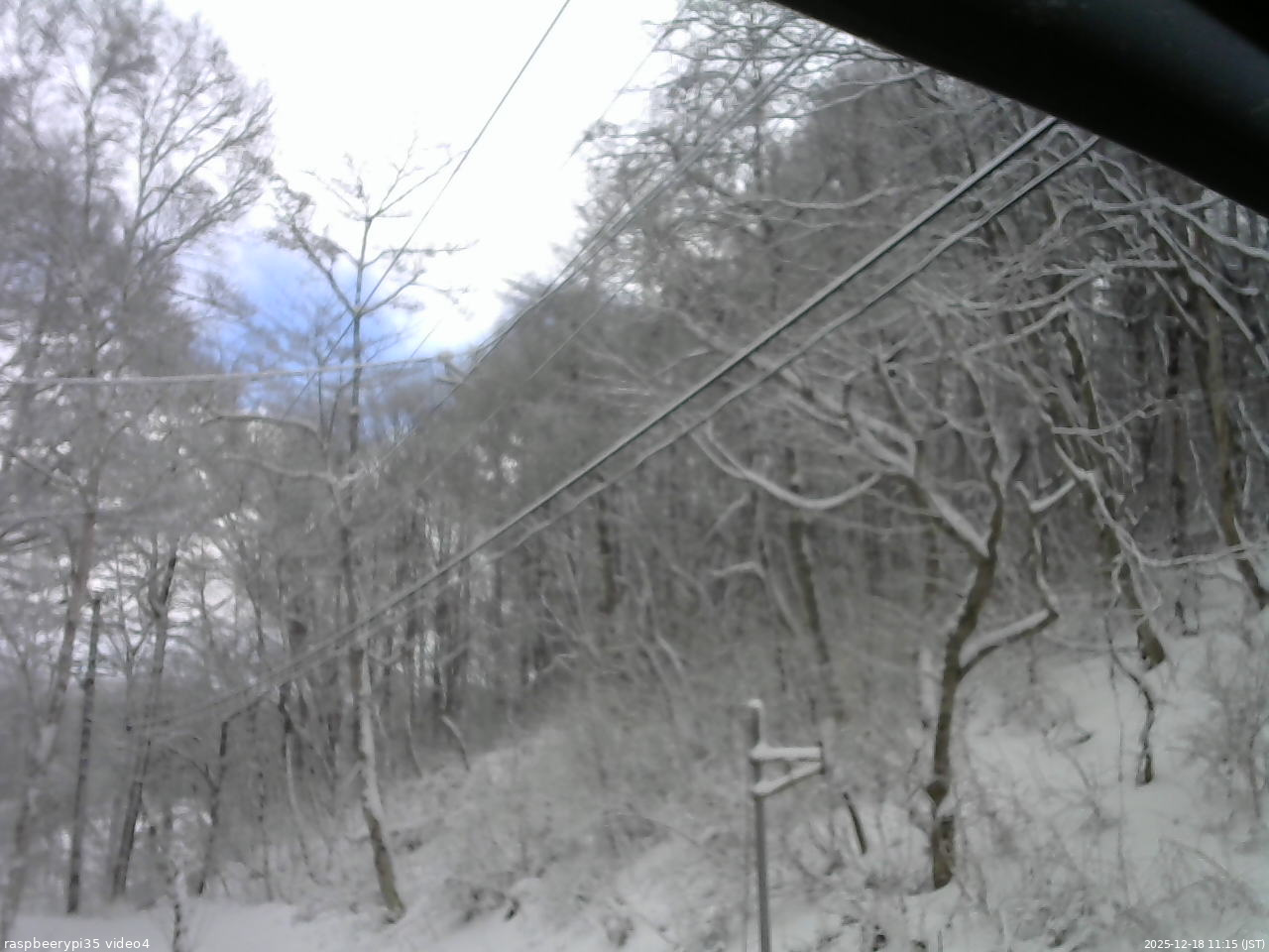 長野県菅平高原 ゆたか山荘 東側上空 2025/12/18 11:15