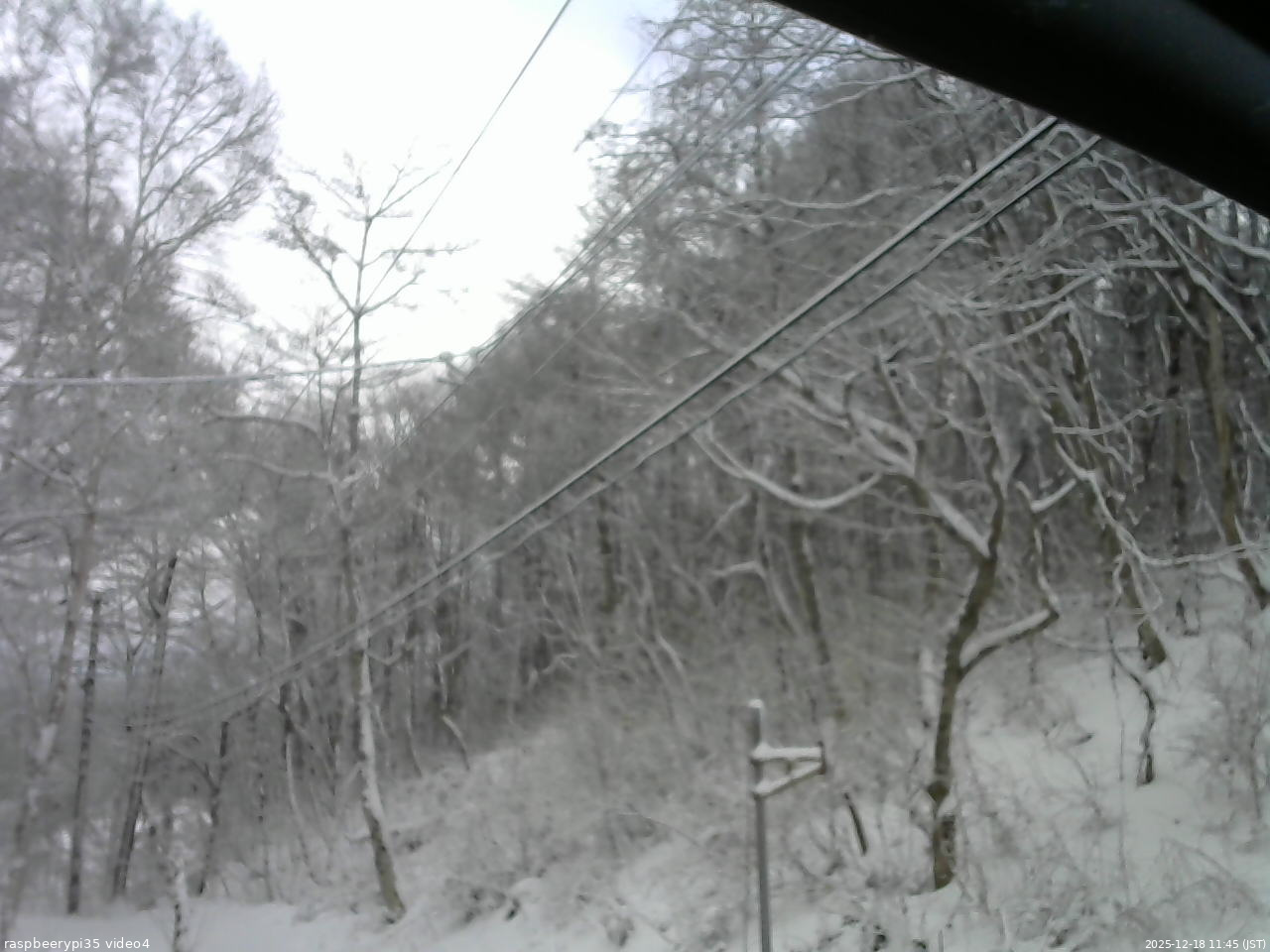長野県菅平高原 ゆたか山荘 東側上空 2025/12/18 11:45
