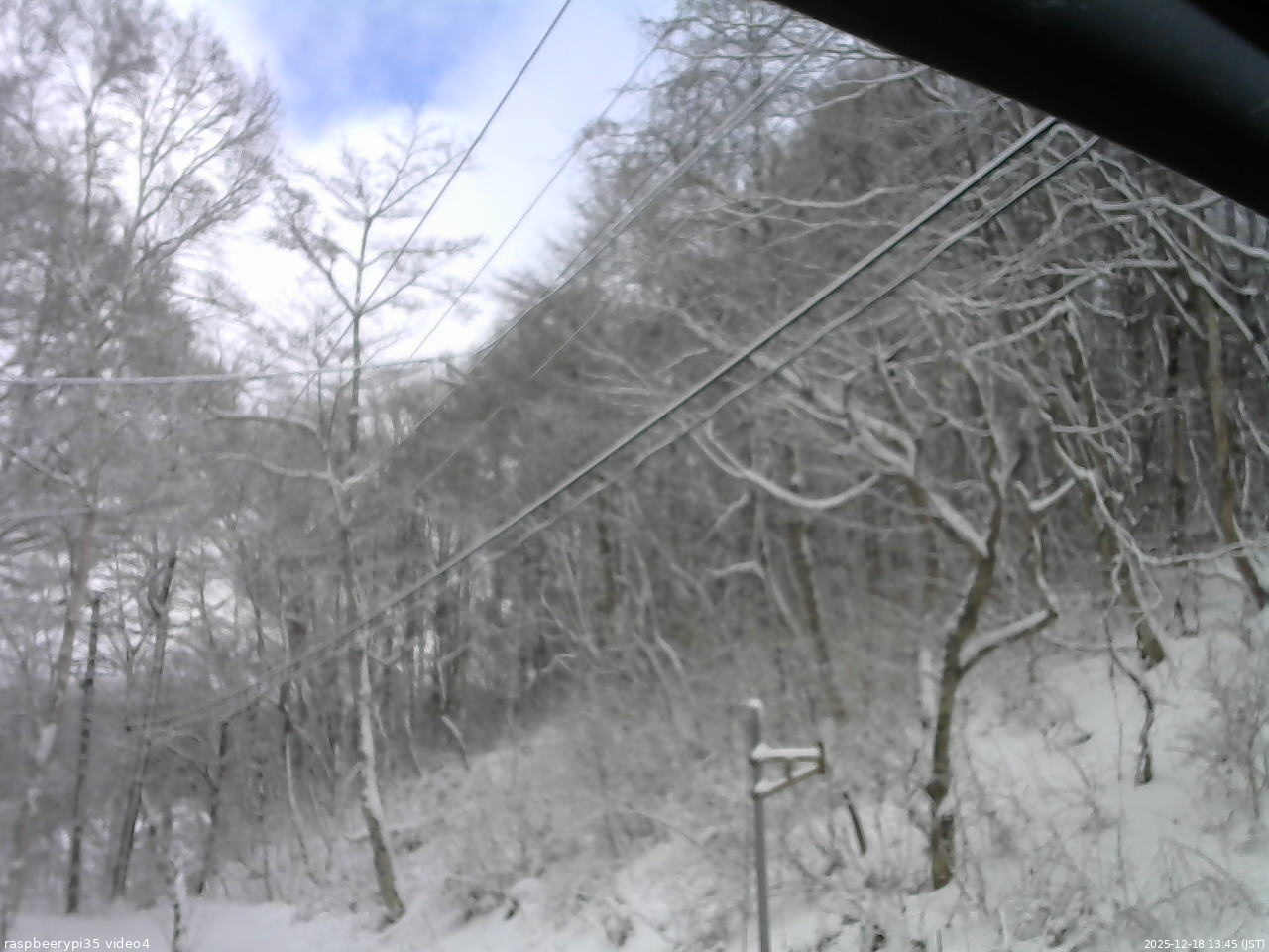 長野県菅平高原 ゆたか山荘 東側上空 2025/12/18 13:45