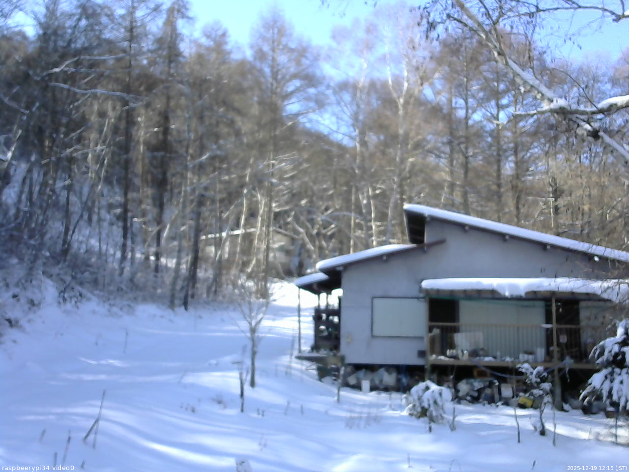 長野県菅平高原 ゆたか山荘 西側(坂上) 2025/12/19 12:15