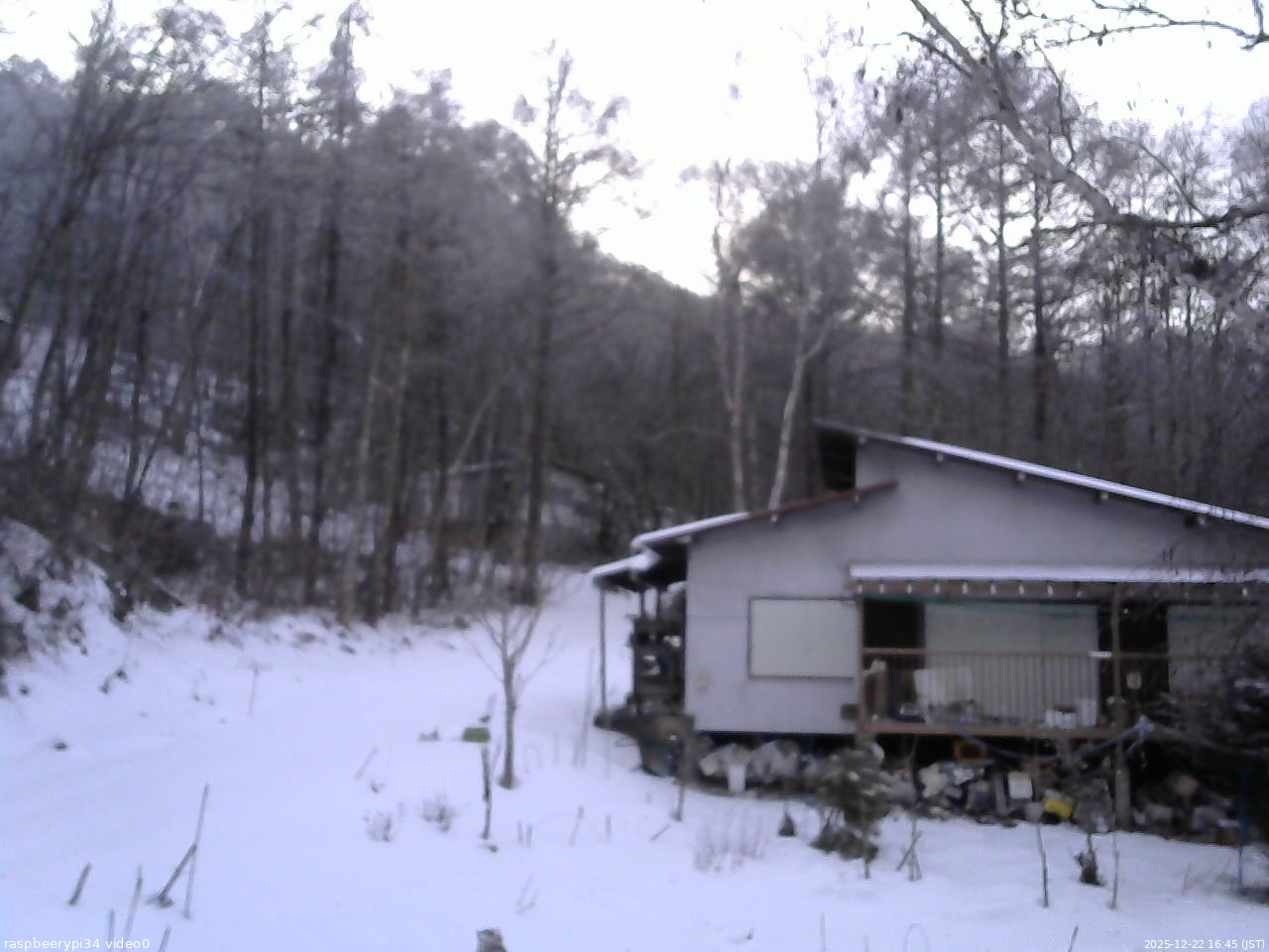 長野県菅平高原 ゆたか山荘 西側(坂上) 2025/12/22 16:45