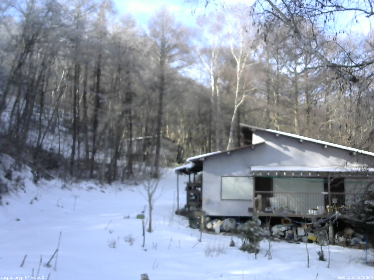 長野県菅平高原 ゆたか山荘 西側(坂上) 2025/12/23 10:15