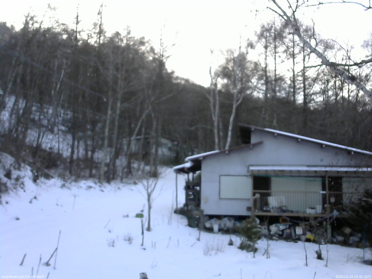 長野県菅平高原 ゆたか山荘 西側(坂上) 2025/12/23 15:45