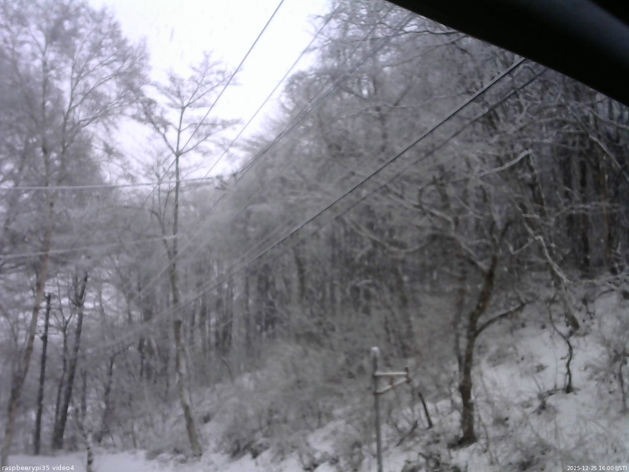 長野県菅平高原 ゆたか山荘 東側上空 2025/12/25 16:00
