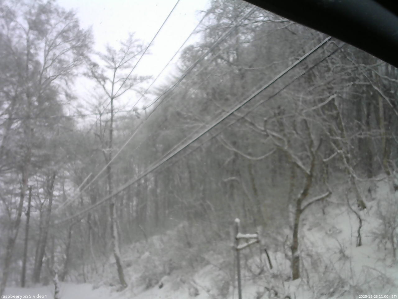 長野県菅平高原 ゆたか山荘 東側上空 2025/12/26 11:00