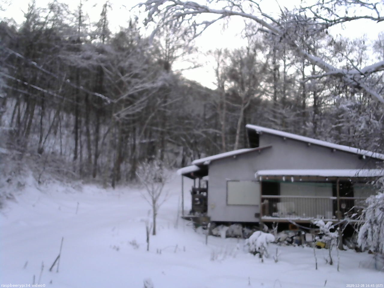 長野県菅平高原 ゆたか山荘 西側(坂上) 2025/12/28 16:45