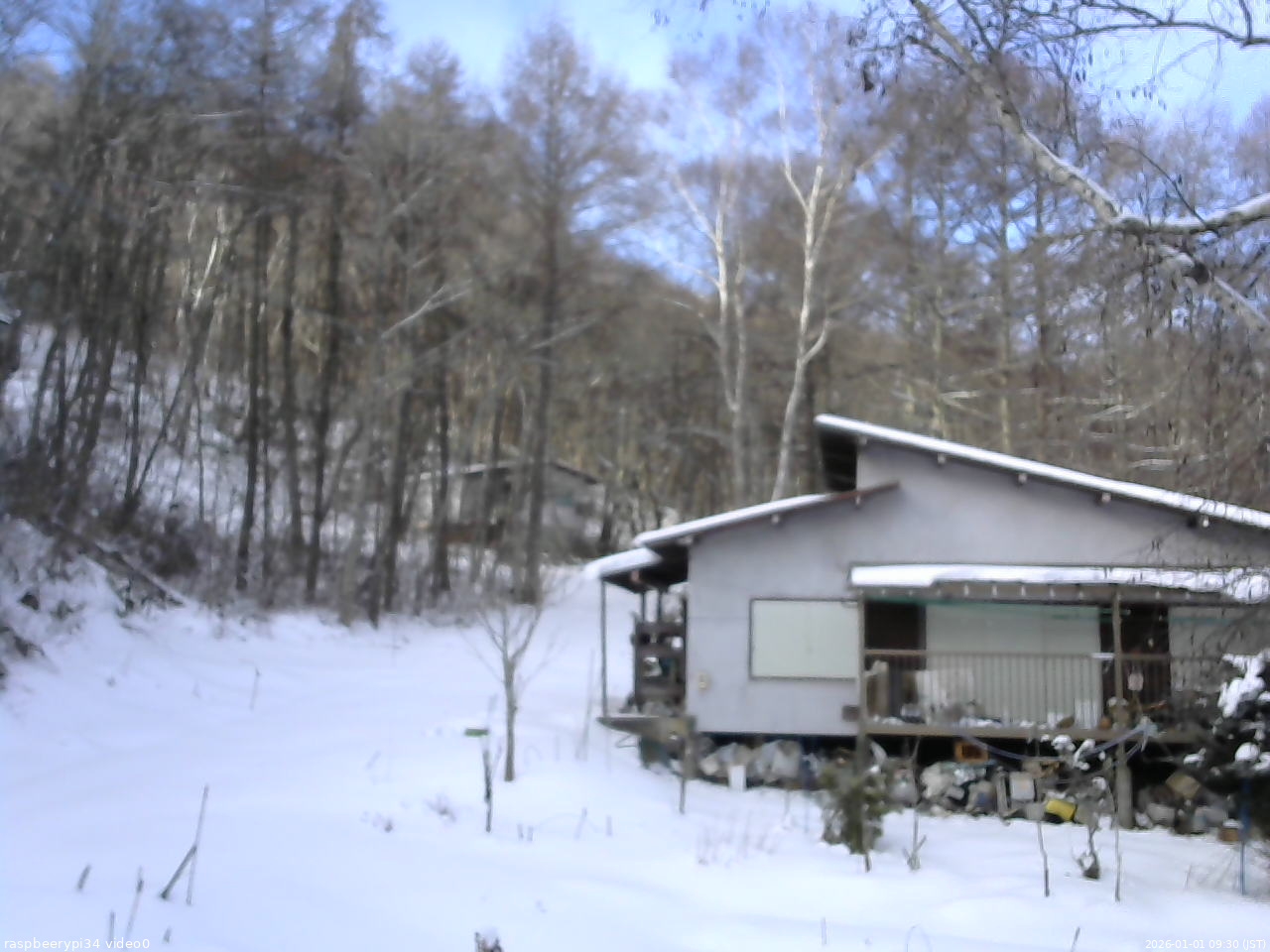 長野県菅平高原 ゆたか山荘 西側(坂上) 2026/01/01 09:30