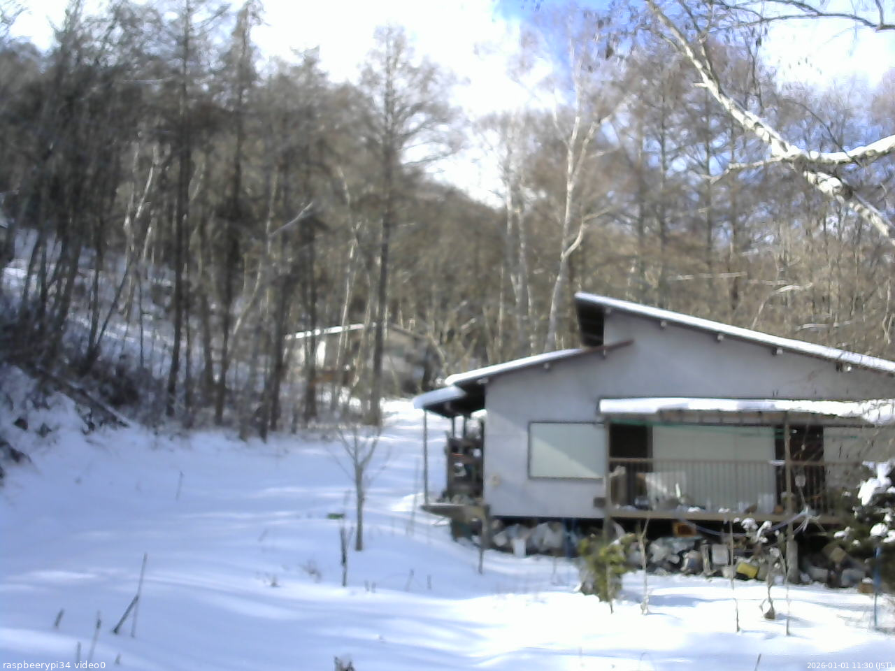 長野県菅平高原 ゆたか山荘 西側(坂上) 2026/01/01 11:30