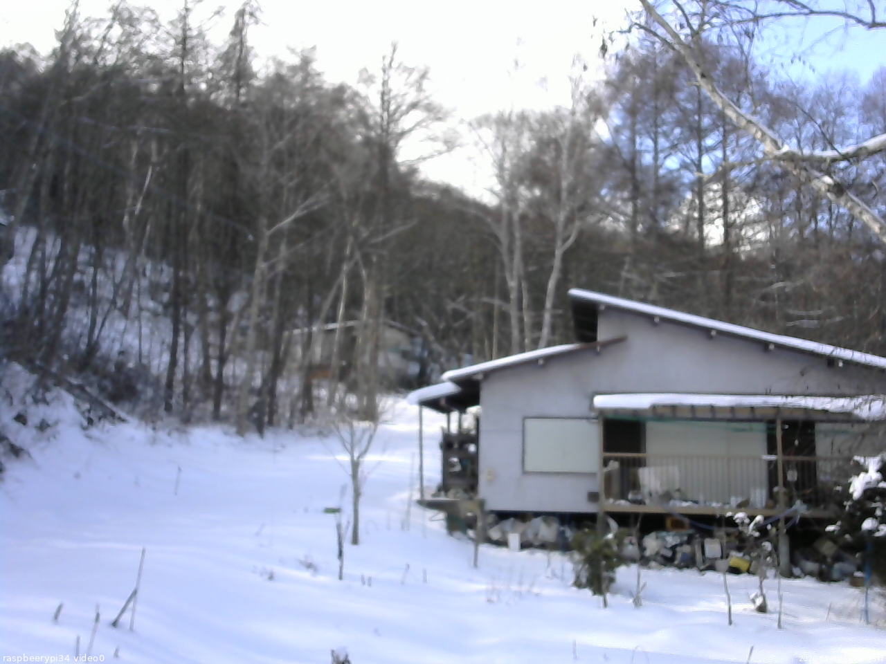 長野県菅平高原 ゆたか山荘 西側(坂上) 2026/01/01 12:30