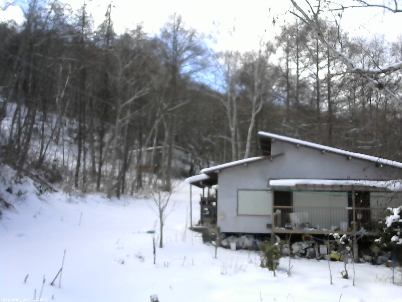 長野県菅平高原 ゆたか山荘 西側(坂上) 2026/01/01 13:00