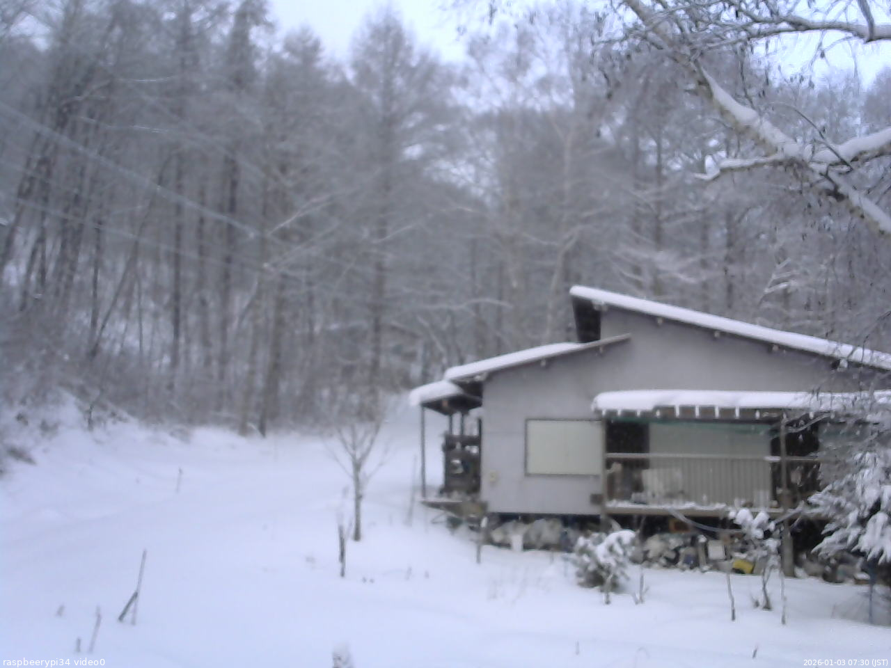 長野県菅平高原 ゆたか山荘 西側(坂上) 2026/01/03 07:30