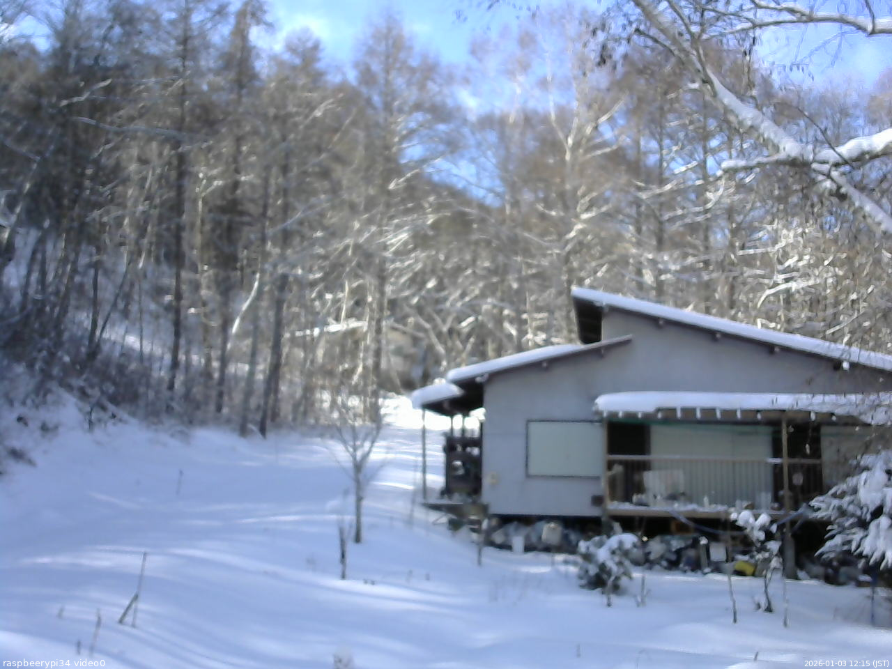長野県菅平高原 ゆたか山荘 西側(坂上) 2026/01/03 12:15