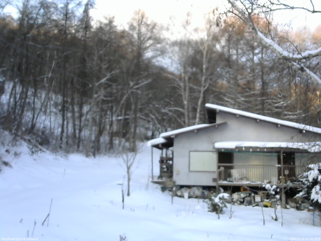 長野県菅平高原 ゆたか山荘 西側(坂上) 2026/01/05 07:30