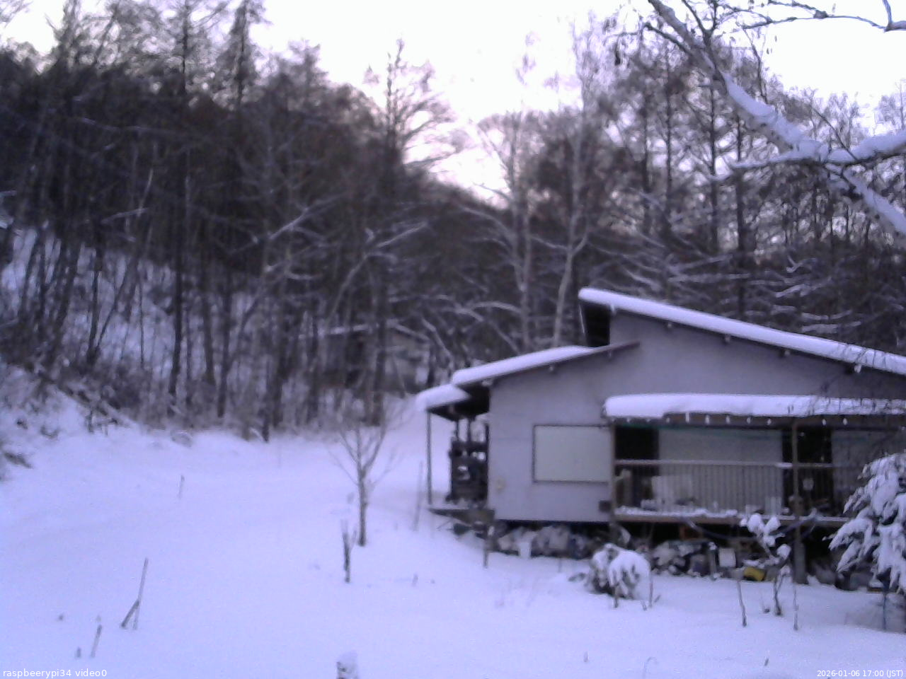 長野県菅平高原 ゆたか山荘 西側(坂上) 2026/01/06 17:00