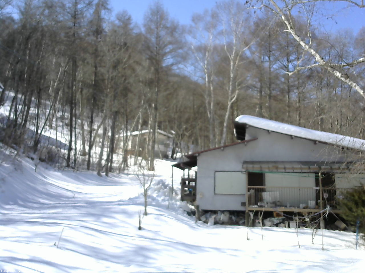 長野県菅平高原 ゆたか山荘 西側(坂上) 2026/02/15 12:00