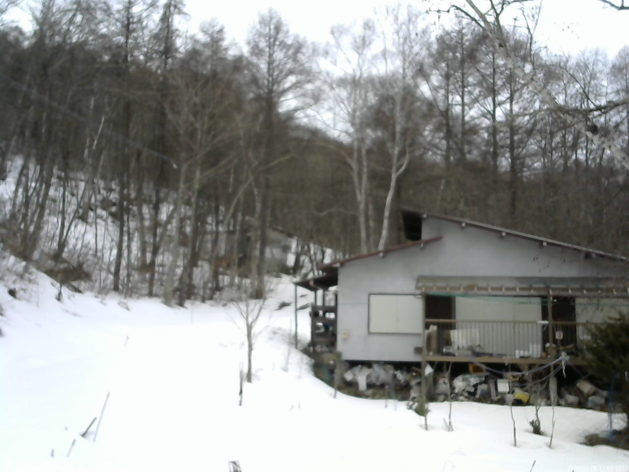 長野県菅平高原 ゆたか山荘 西側(坂上) 2026/03/06 17:00