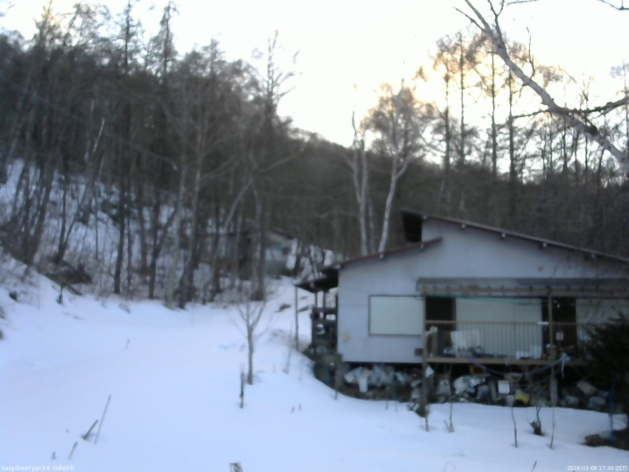 長野県菅平高原 ゆたか山荘 西側(坂上) 2026/03/08 17:30