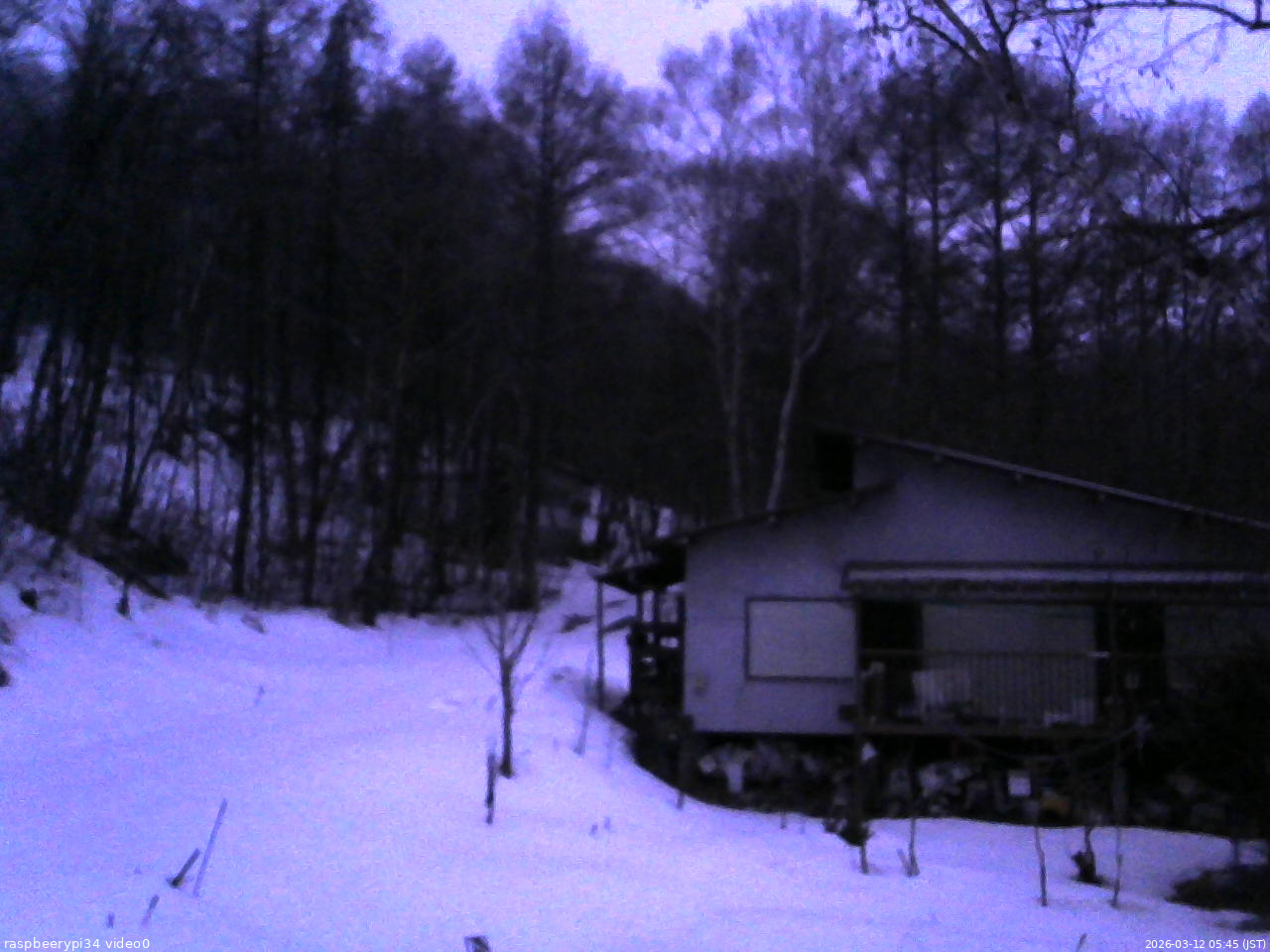 長野県菅平高原 ゆたか山荘 西側(坂上) 2026/03/12 05:45