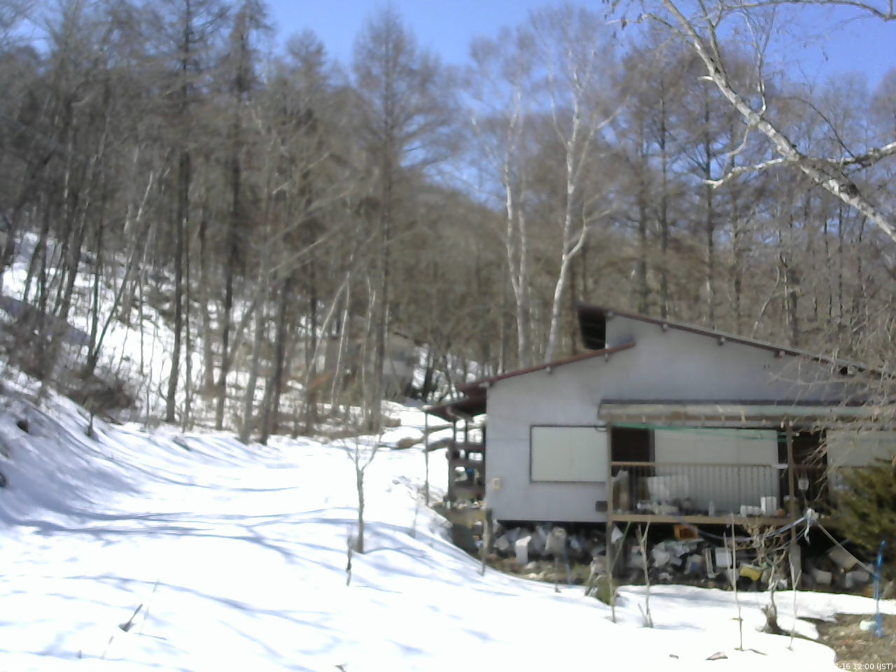 長野県菅平高原 ゆたか山荘 西側(坂上) 2026/03/16 12:00