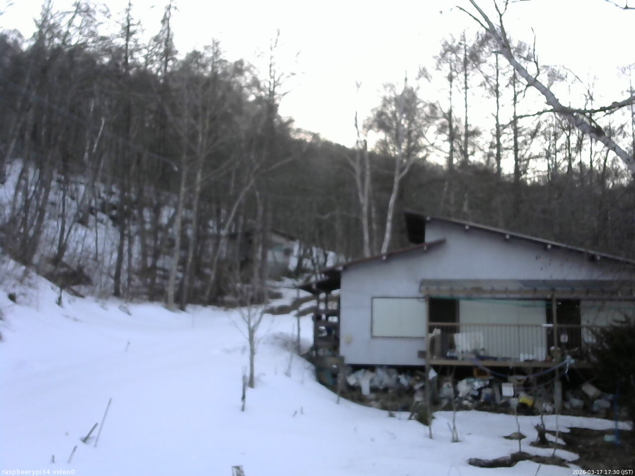 長野県菅平高原 ゆたか山荘 西側(坂上) 2026/03/17 17:30