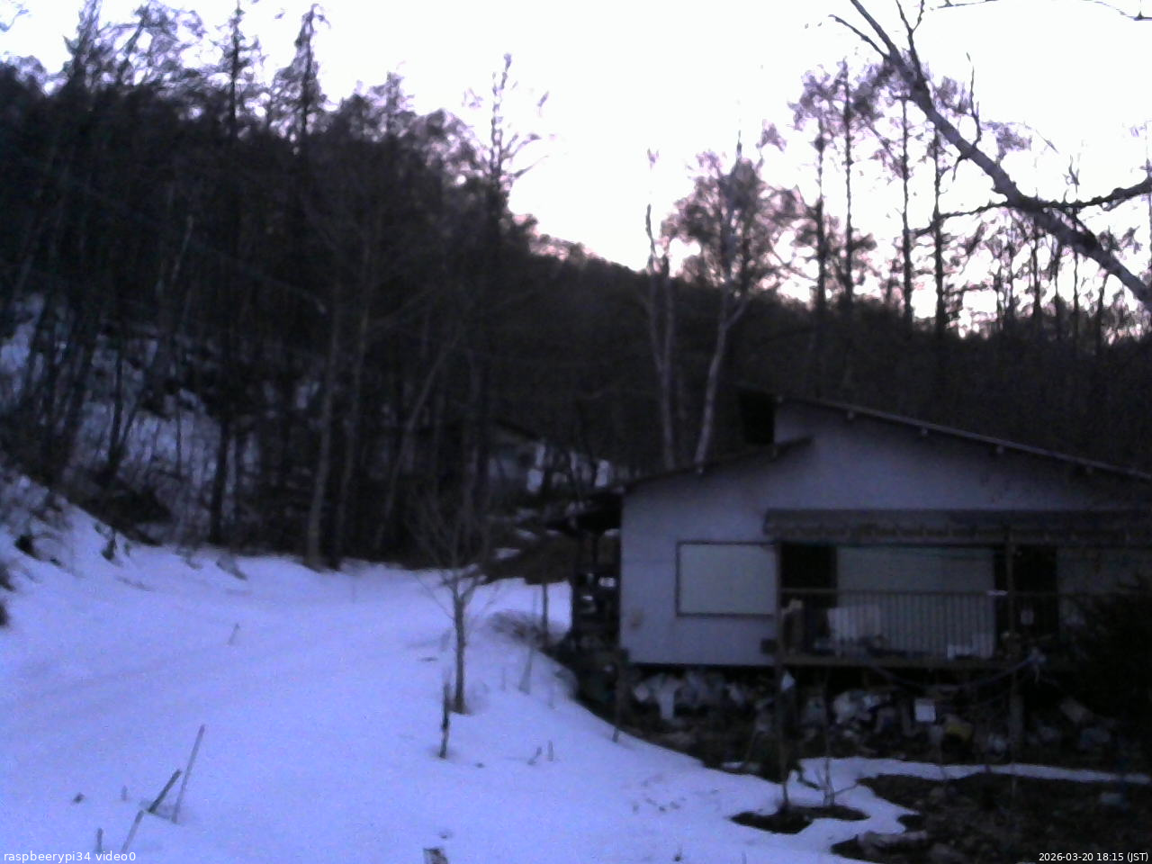 長野県菅平高原 ゆたか山荘 西側(坂上) 2026/03/20 18:15