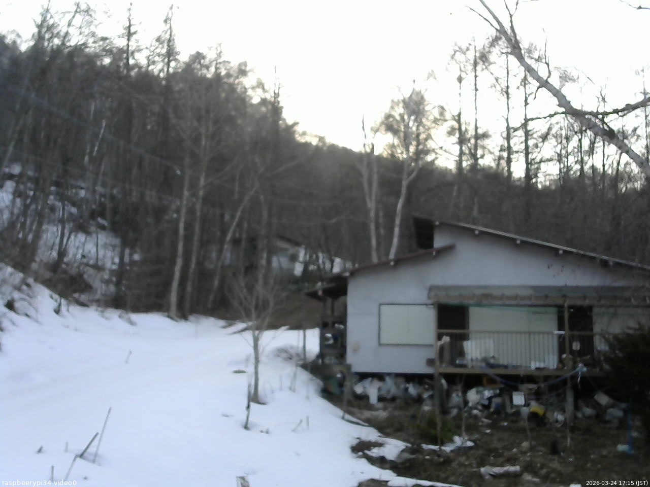 長野県菅平高原 ゆたか山荘 西側(坂上) 2026/03/24 17:15