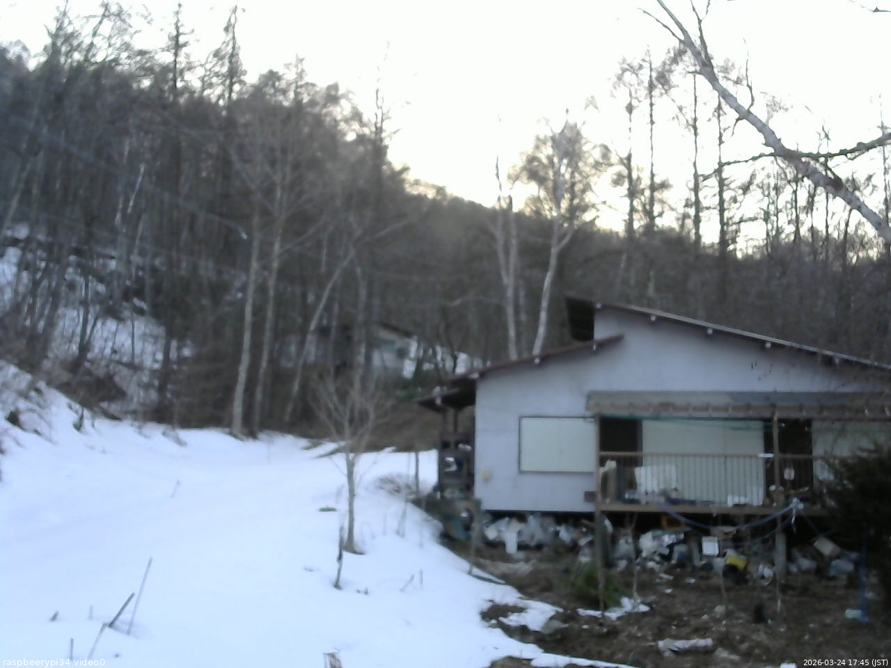 長野県菅平高原 ゆたか山荘 西側(坂上) 2026/03/24 17:45