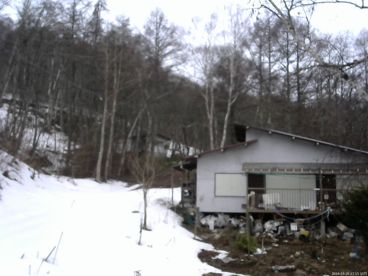 長野県菅平高原 ゆたか山荘 西側(坂上) 2026/03/25 17:15