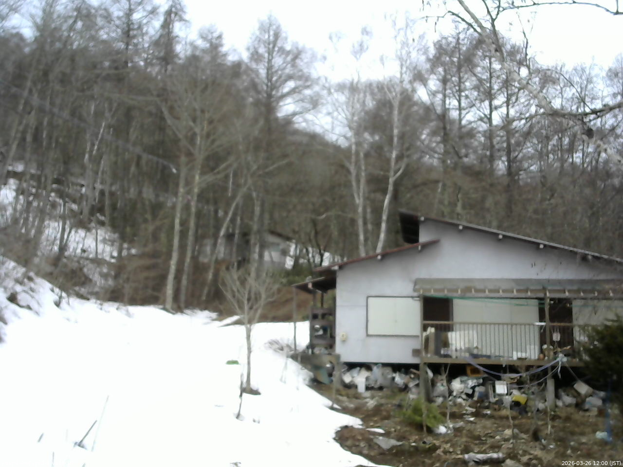 長野県菅平高原 ゆたか山荘 西側(坂上) 2026/03/26 12:00