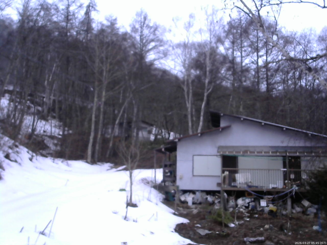 長野県菅平高原 ゆたか山荘 西側(坂上) 2026/03/27 05:45