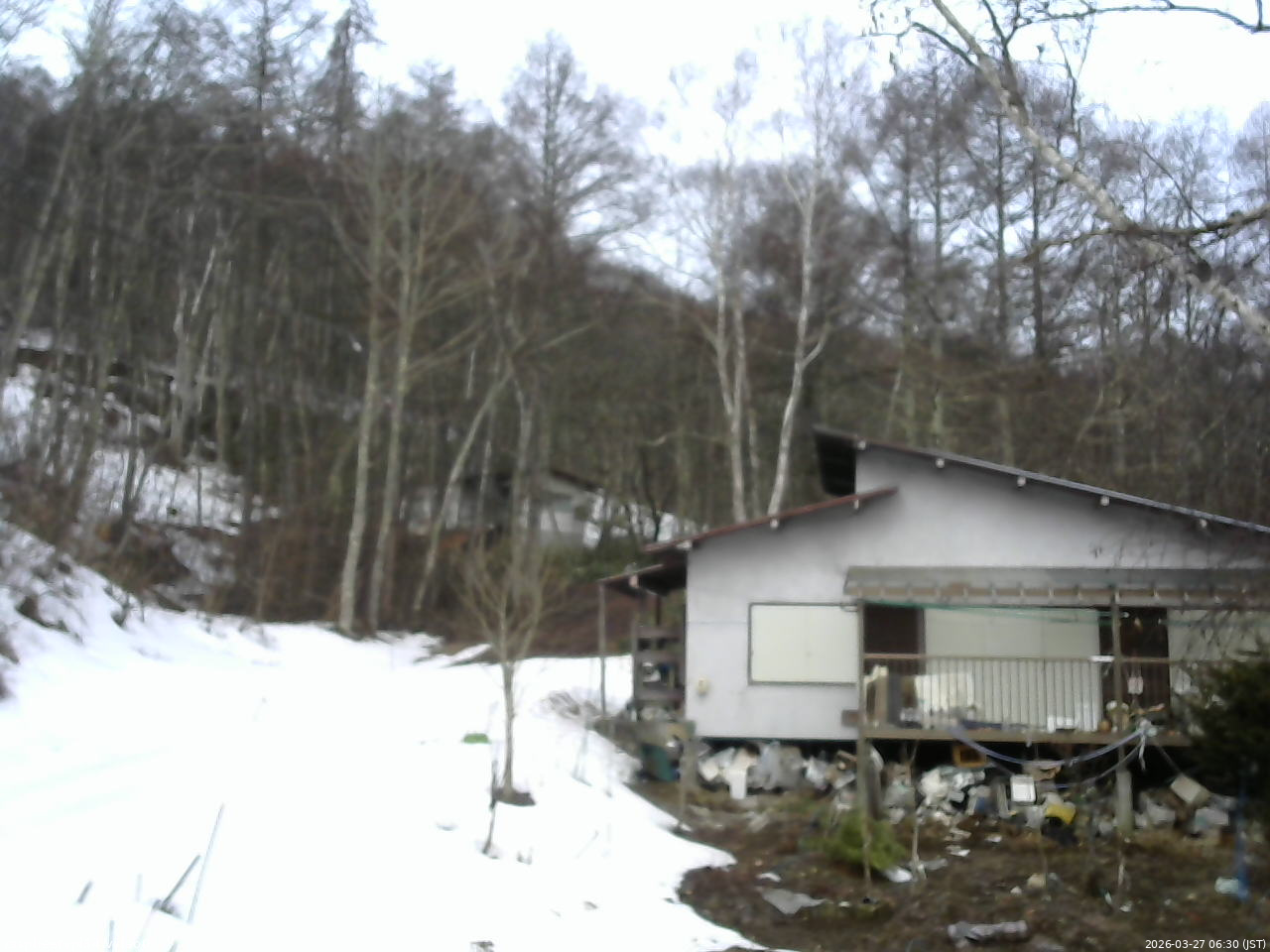 長野県菅平高原 ゆたか山荘 西側(坂上) 2026/03/27 06:30
