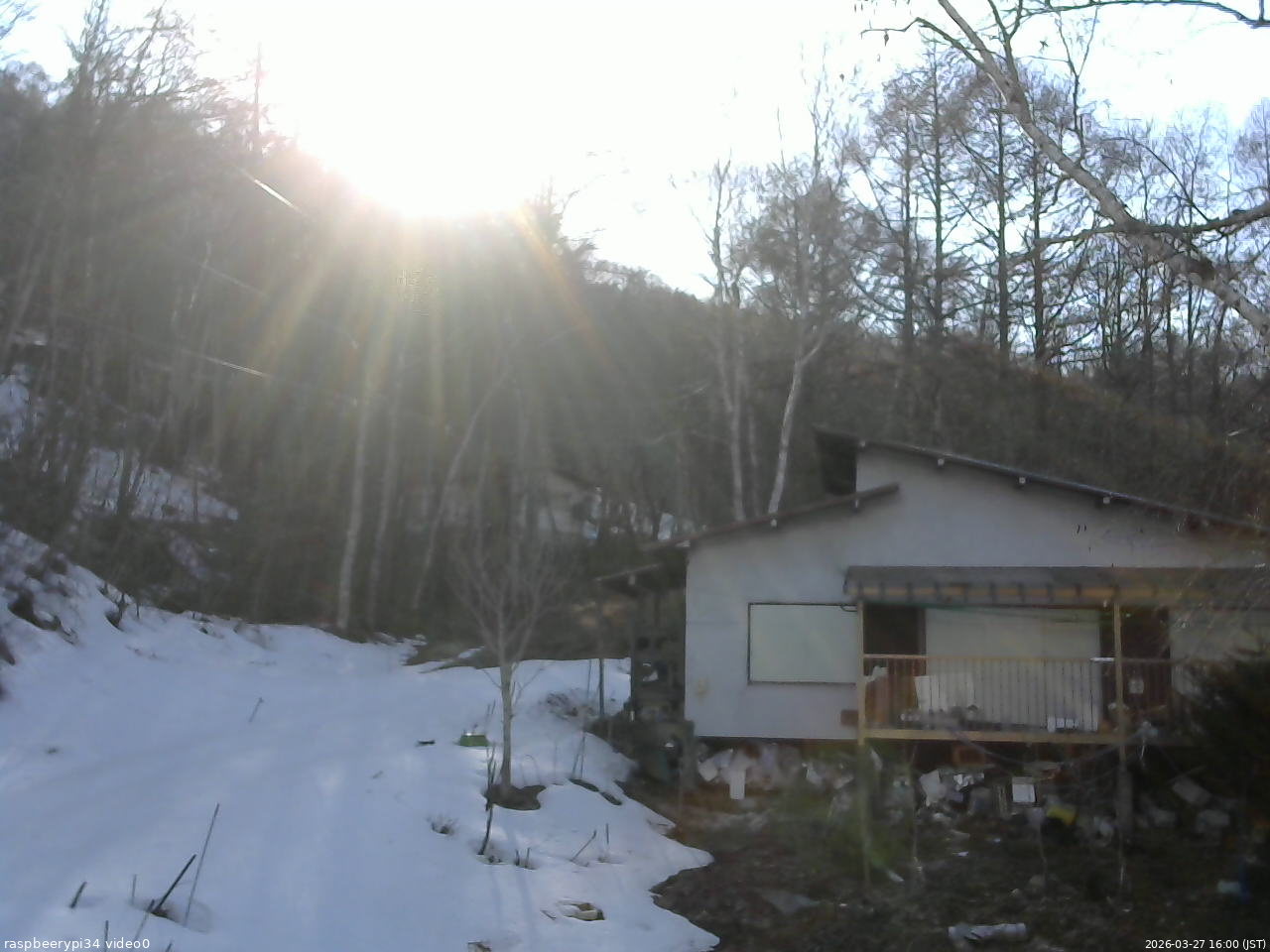 長野県菅平高原 ゆたか山荘 西側(坂上) 2026/03/27 16:00