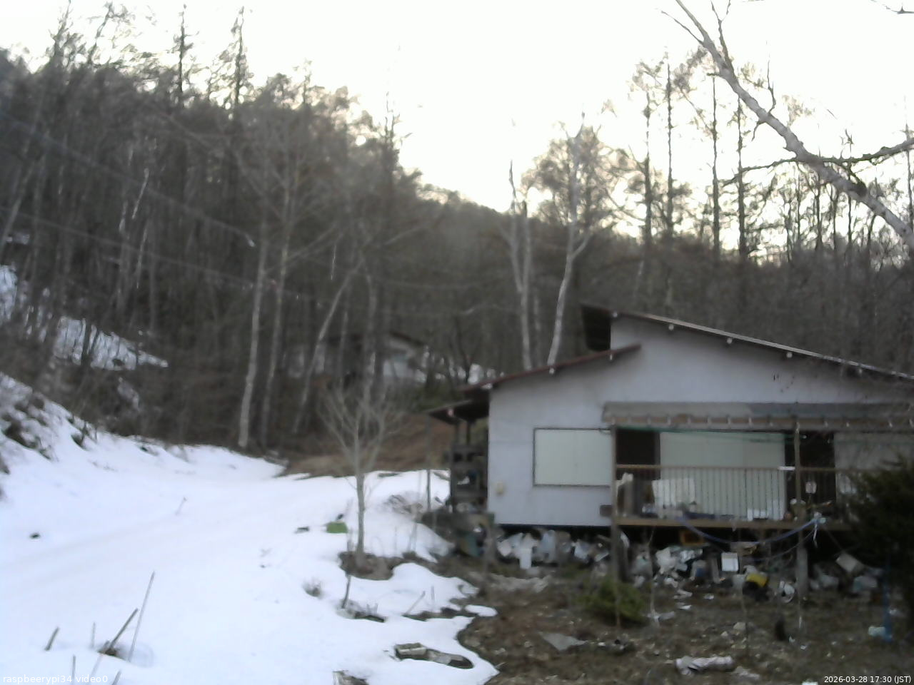 長野県菅平高原 ゆたか山荘 西側(坂上) 2026/03/28 17:30
