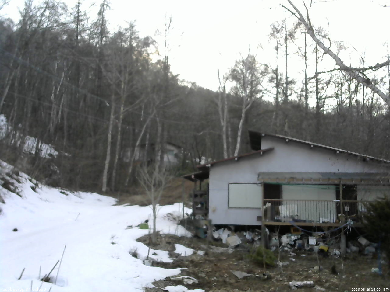 長野県菅平高原 ゆたか山荘 西側(坂上) 2026/03/29 16:00