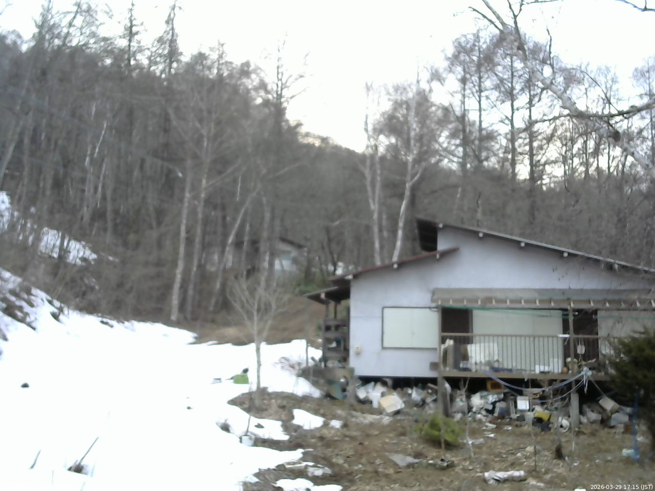 長野県菅平高原 ゆたか山荘 西側(坂上) 2026/03/29 17:15