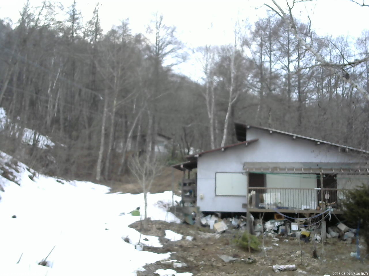 長野県菅平高原 ゆたか山荘 西側(坂上) 2026/03/29 17:30