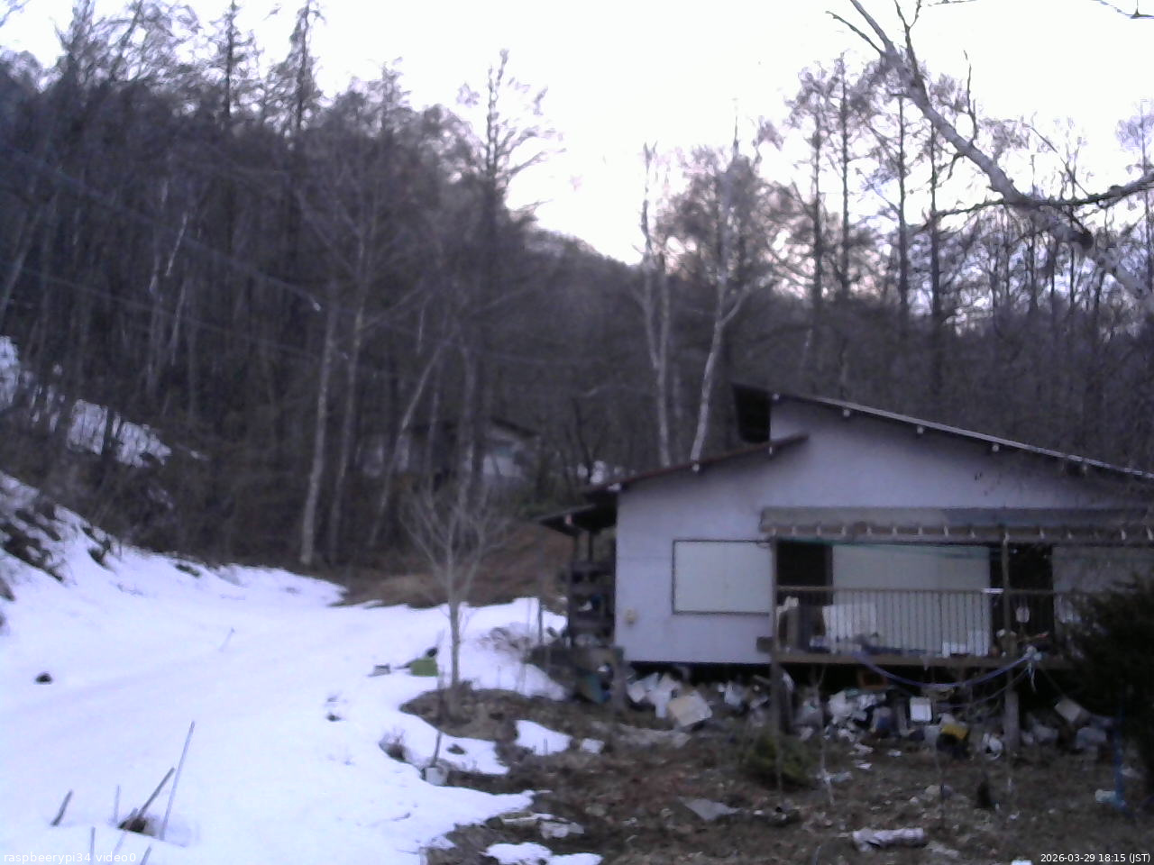 長野県菅平高原 ゆたか山荘 西側(坂上) 2026/03/29 18:15