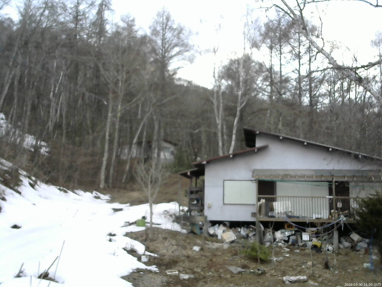 長野県菅平高原 ゆたか山荘 西側(坂上) 2026/03/30 16:00