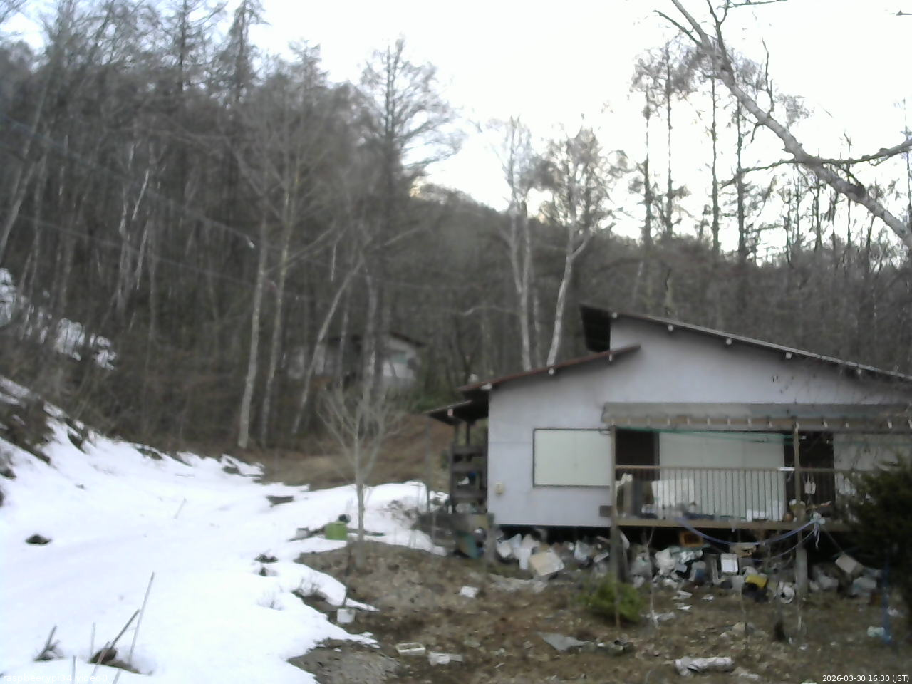 長野県菅平高原 ゆたか山荘 西側(坂上) 2026/03/30 16:30