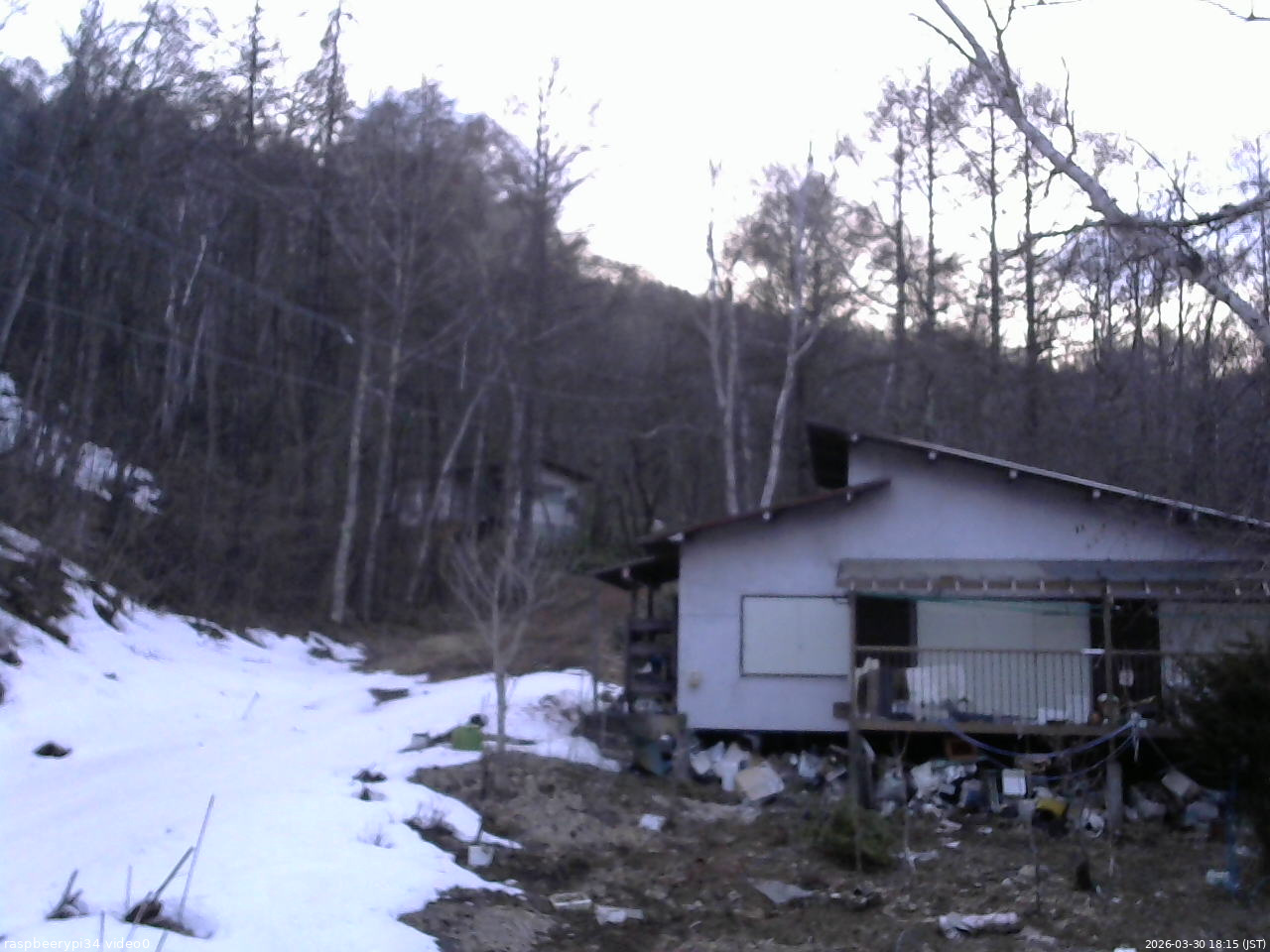 長野県菅平高原 ゆたか山荘 西側(坂上) 2026/03/30 18:15