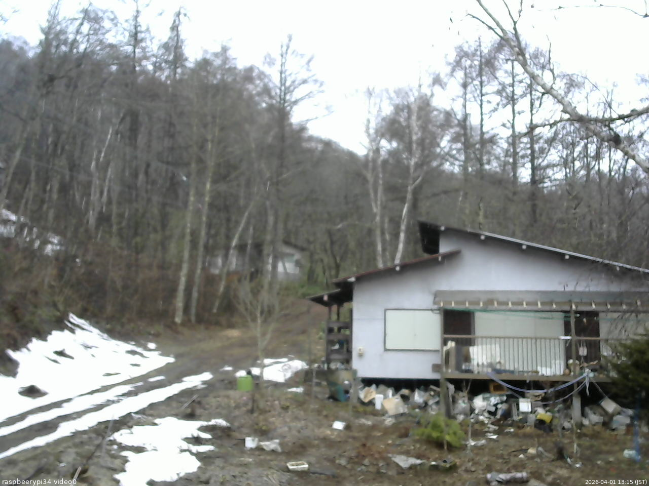 長野県菅平高原 ゆたか山荘 西側(坂上) 2026/04/01 13:15