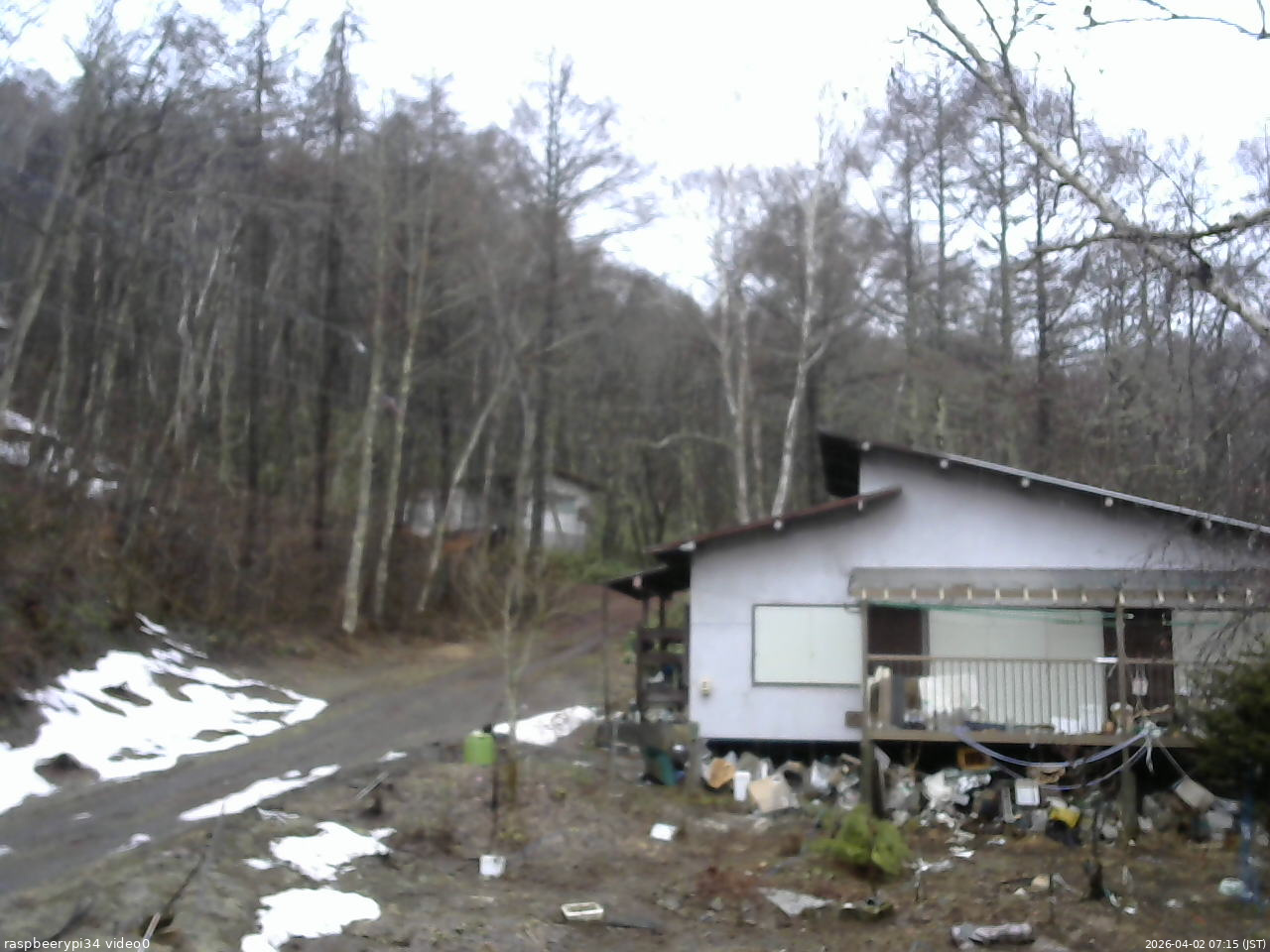 長野県菅平高原 ゆたか山荘 西側(坂上) 2026/04/02 07:15